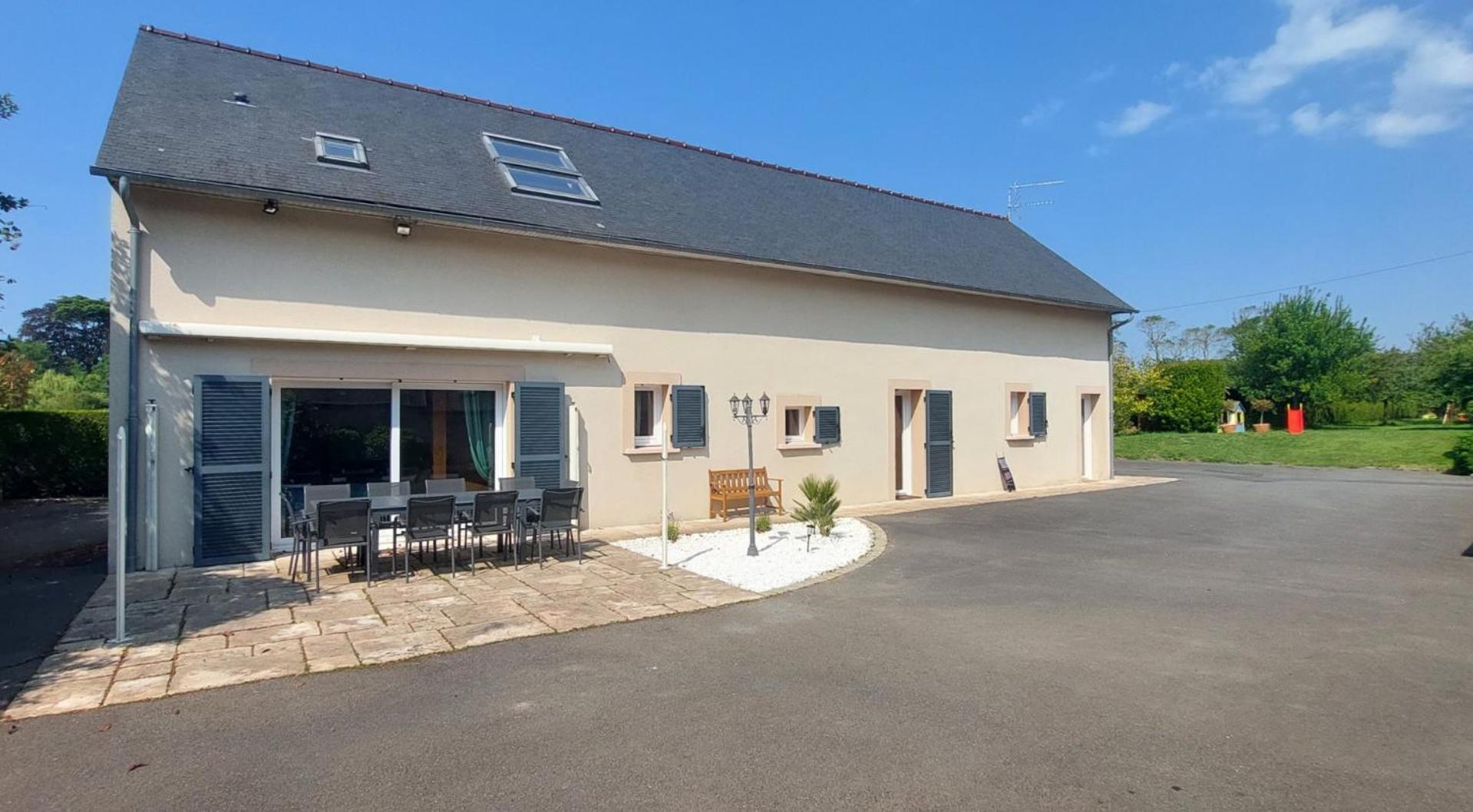 Le So Art, Grande Maison 4 Chambres, Terrain De Petanque, Grand Jardin Clos, Flipper, Babyfoot, Jeux Arcade, Ping Pong,1 Km Mer, Proche Golf, Port En Bessin, Bayeux Et Plages Du Debarquement, Adaptee Enfants Commes Exterior foto