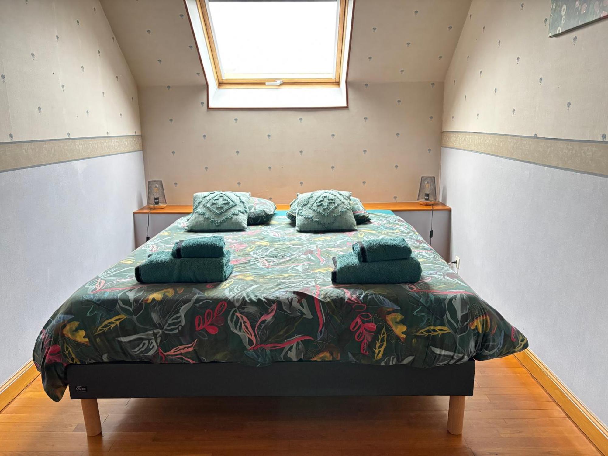 Le So Art, Grande Maison 4 Chambres, Terrain De Petanque, Grand Jardin Clos, Flipper, Babyfoot, Jeux Arcade, Ping Pong,1 Km Mer, Proche Golf, Port En Bessin, Bayeux Et Plages Du Debarquement, Adaptee Enfants Commes Exterior foto