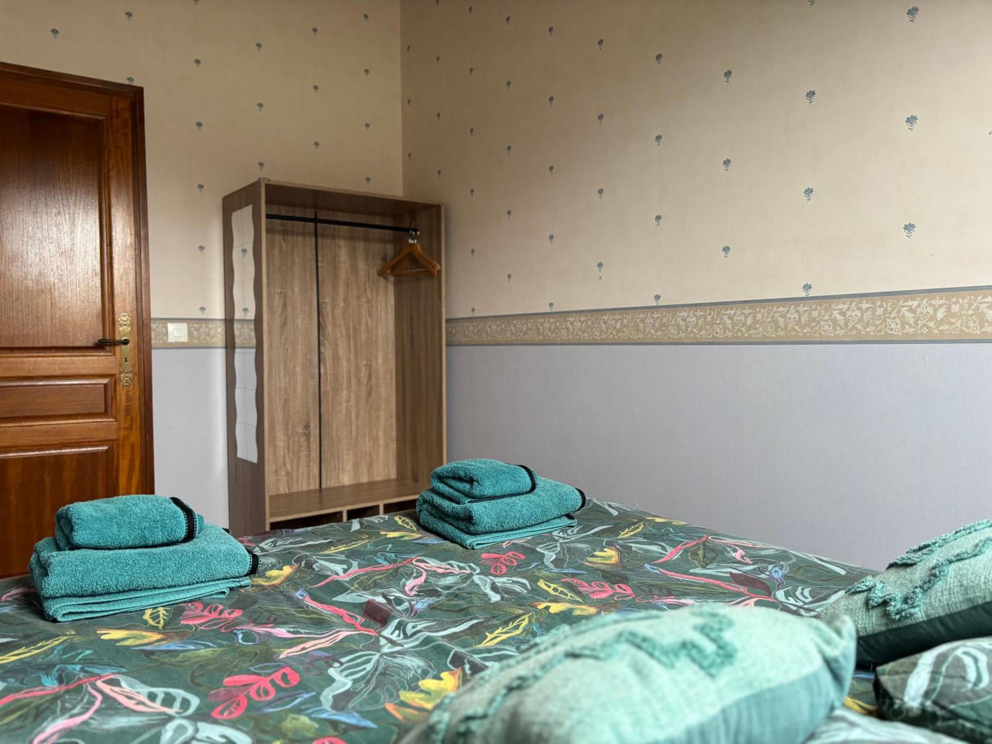 Le So Art, Grande Maison 4 Chambres, Terrain De Petanque, Grand Jardin Clos, Flipper, Babyfoot, Jeux Arcade, Ping Pong,1 Km Mer, Proche Golf, Port En Bessin, Bayeux Et Plages Du Debarquement, Adaptee Enfants Commes Exterior foto