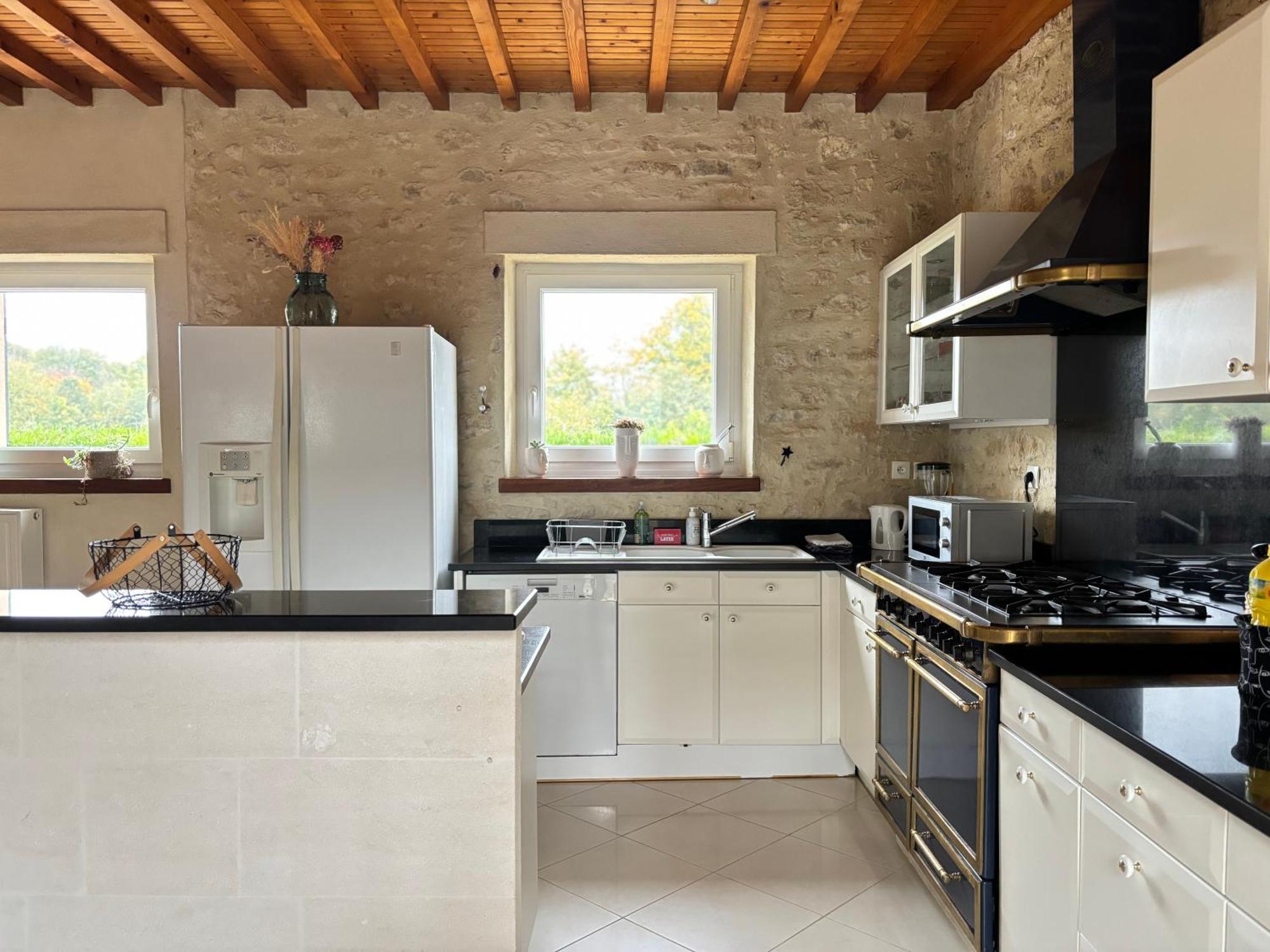 Le So Art, Grande Maison 4 Chambres, Terrain De Petanque, Grand Jardin Clos, Flipper, Babyfoot, Jeux Arcade, Ping Pong,1 Km Mer, Proche Golf, Port En Bessin, Bayeux Et Plages Du Debarquement, Adaptee Enfants Commes Exterior foto